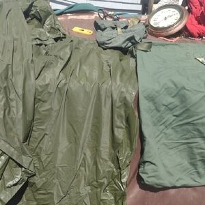 Green Outdoor Gear Set